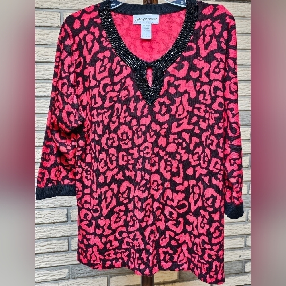 Cathy Daniels Sweater Sz L very pretty